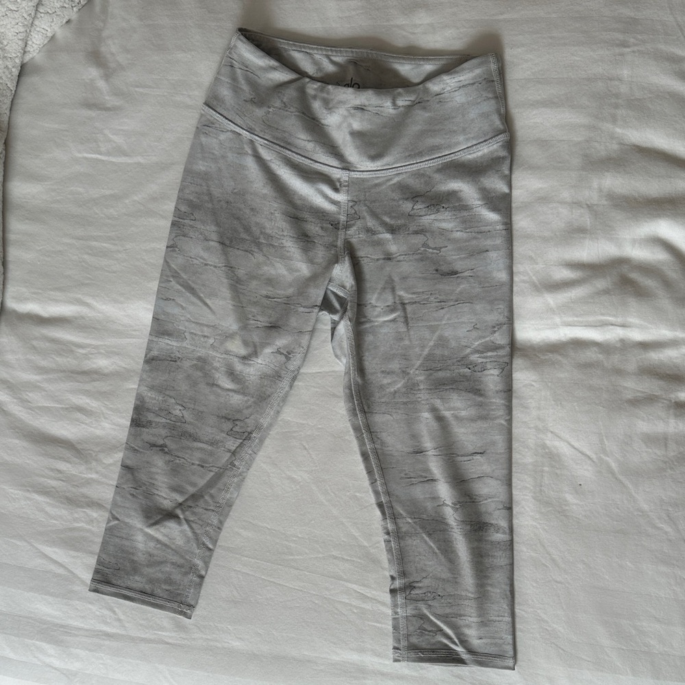 Stylish Gray Alo Leggings